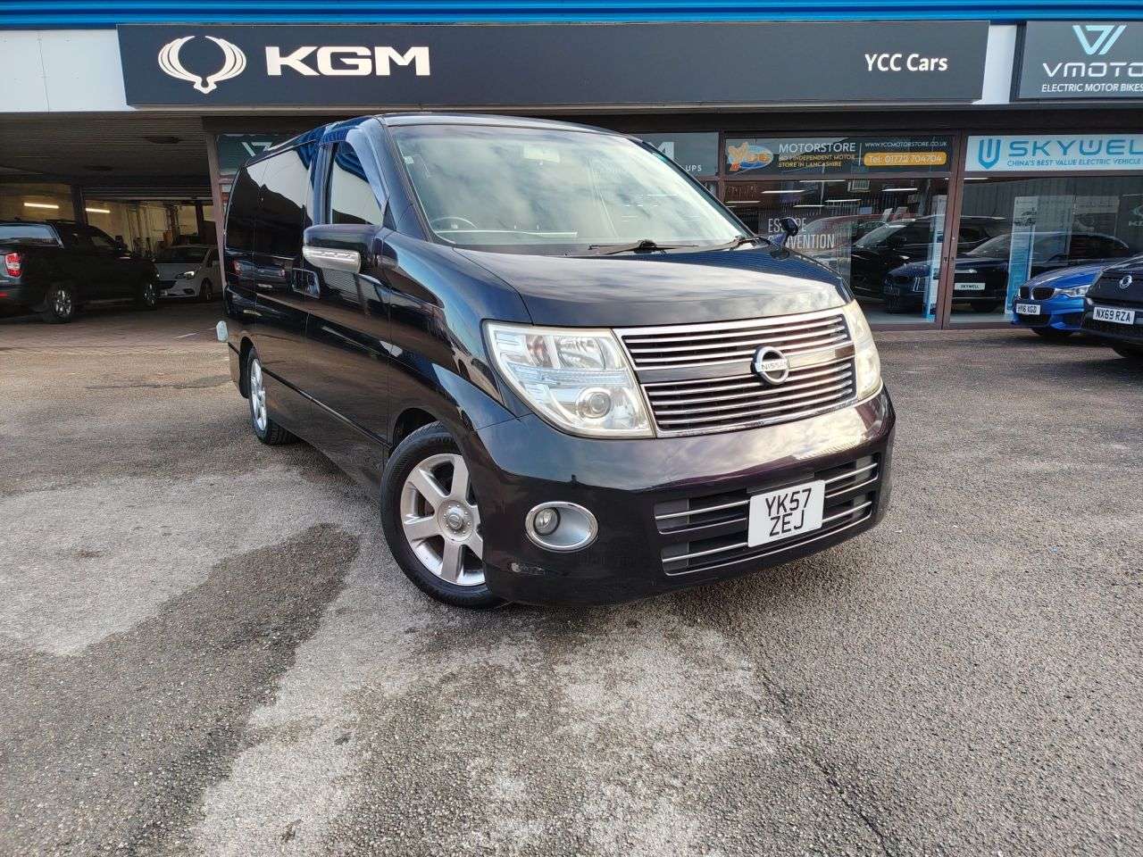 A 2008 NISSAN ELGRAND Elgrand GREAT SPEC 8 SEATER MPV VERY CLEAN A 2008 NISSAN ELGRAND Elgrand GREAT SPEC 8 SEATER MPV VERY CLEAN