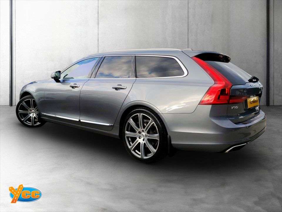 2017 VOLVO V90 2017 VOLVO V90