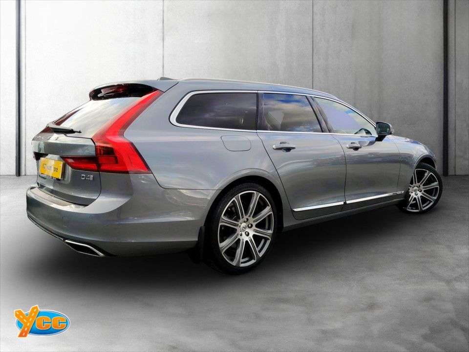 2017 VOLVO V90 2017 VOLVO V90