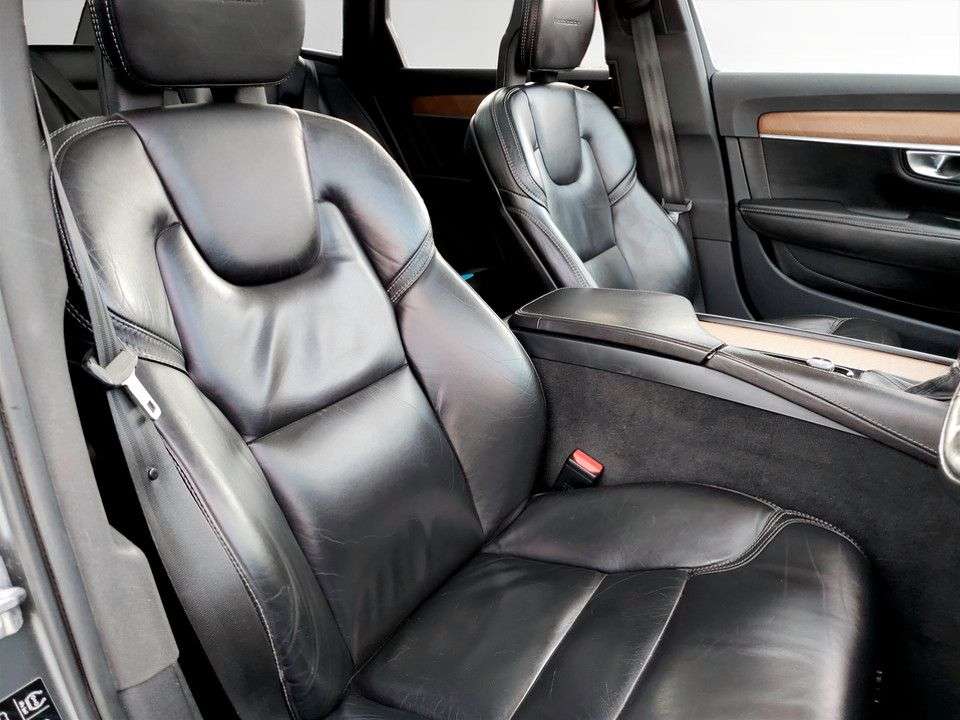 2017 VOLVO V90 2017 VOLVO V90