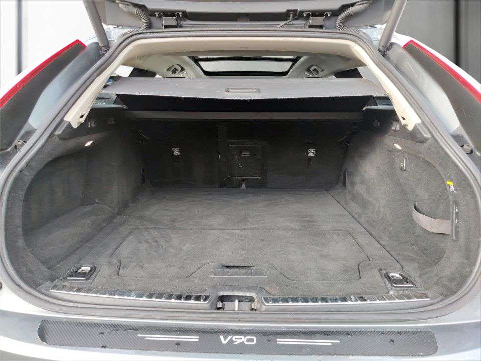 2017 VOLVO V90 2017 VOLVO V90