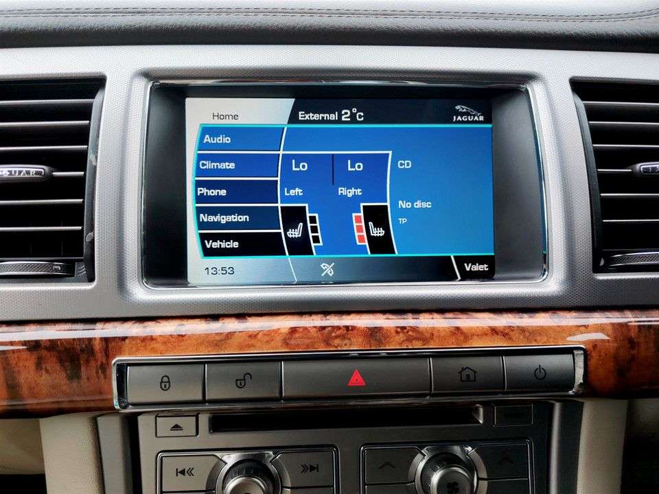 2011 JAGUAR XF 2011 JAGUAR XF