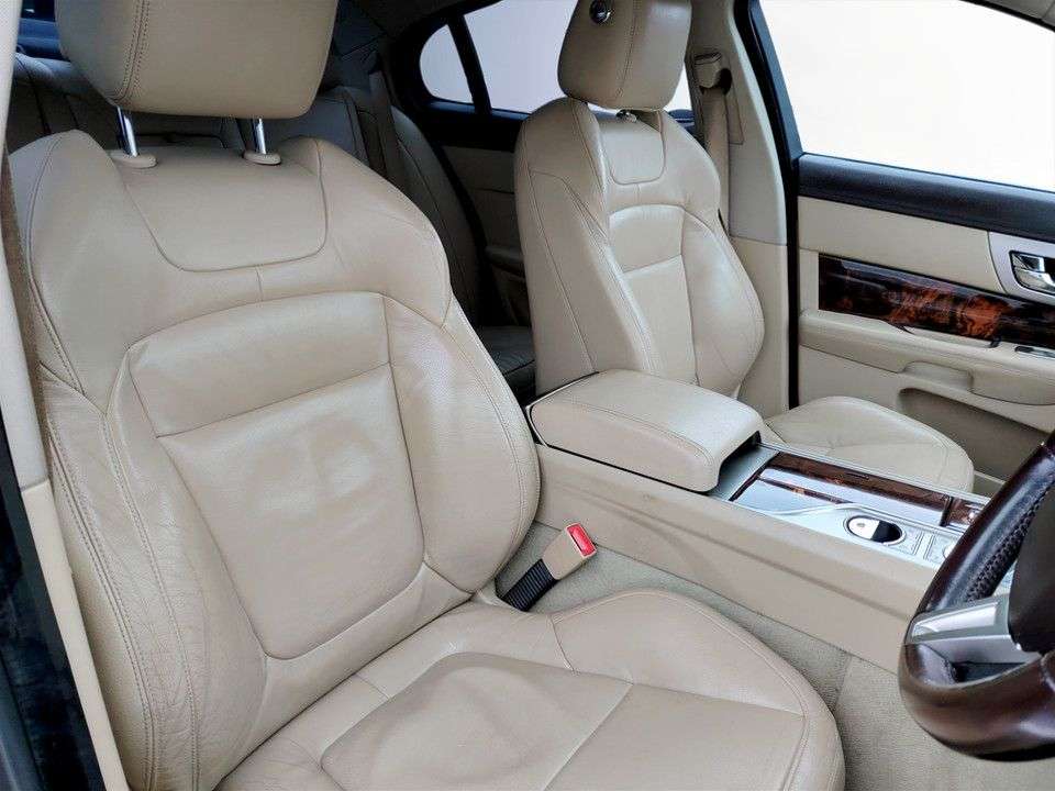 2011 JAGUAR XF 2011 JAGUAR XF