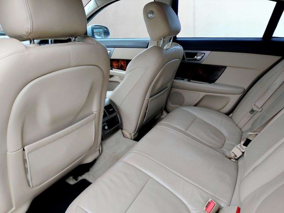 2011 JAGUAR XF 2011 JAGUAR XF