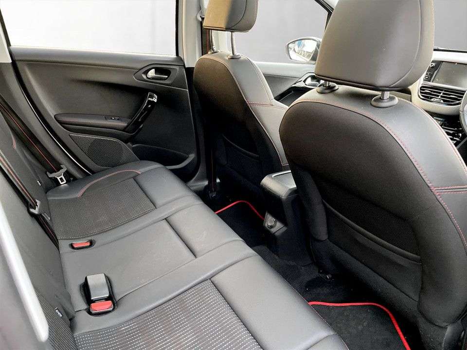 2017 PEUGEOT 2008 2017 PEUGEOT 2008