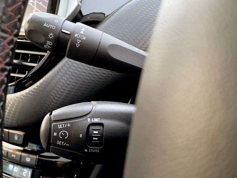 2017 PEUGEOT 2008 2017 PEUGEOT 2008