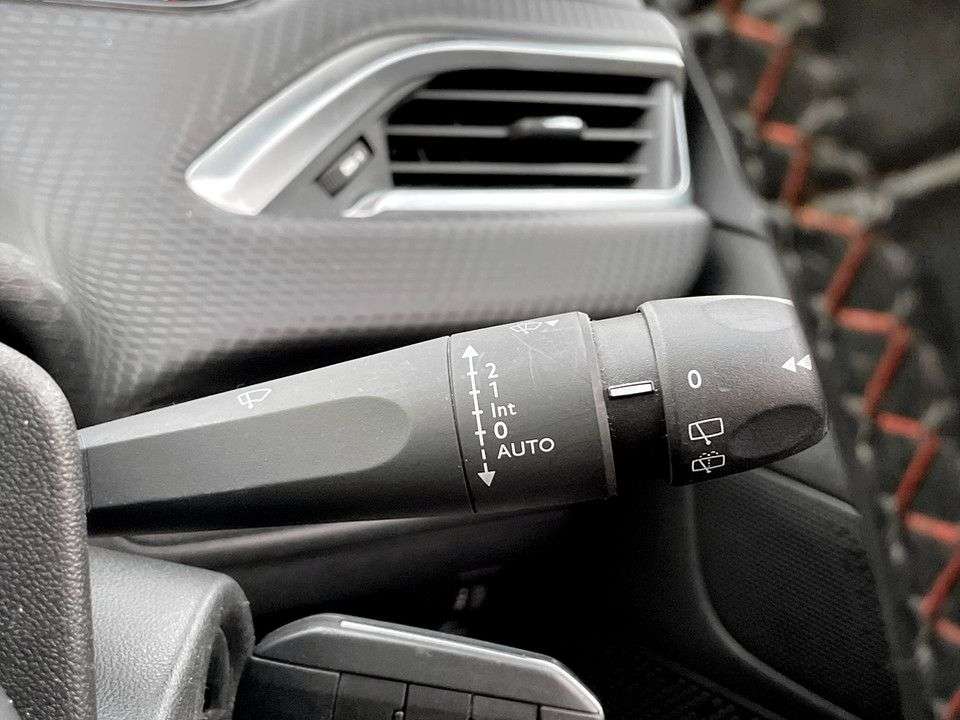 2017 PEUGEOT 2008 2017 PEUGEOT 2008