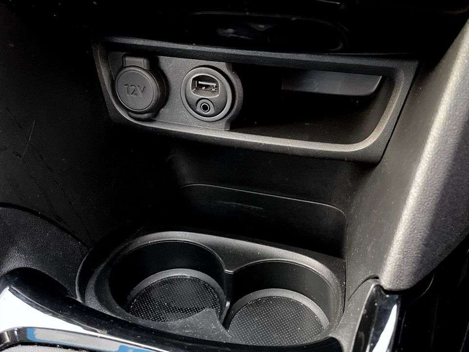 2017 PEUGEOT 2008 2017 PEUGEOT 2008