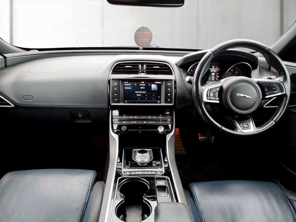 2015 JAGUAR XE 2015 JAGUAR XE