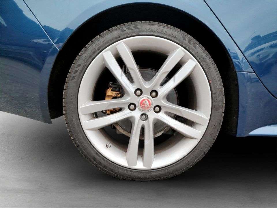 2015 JAGUAR XE 2015 JAGUAR XE