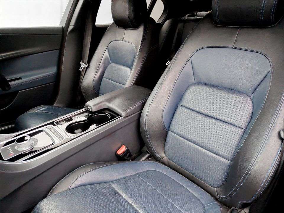 2015 JAGUAR XE 2015 JAGUAR XE