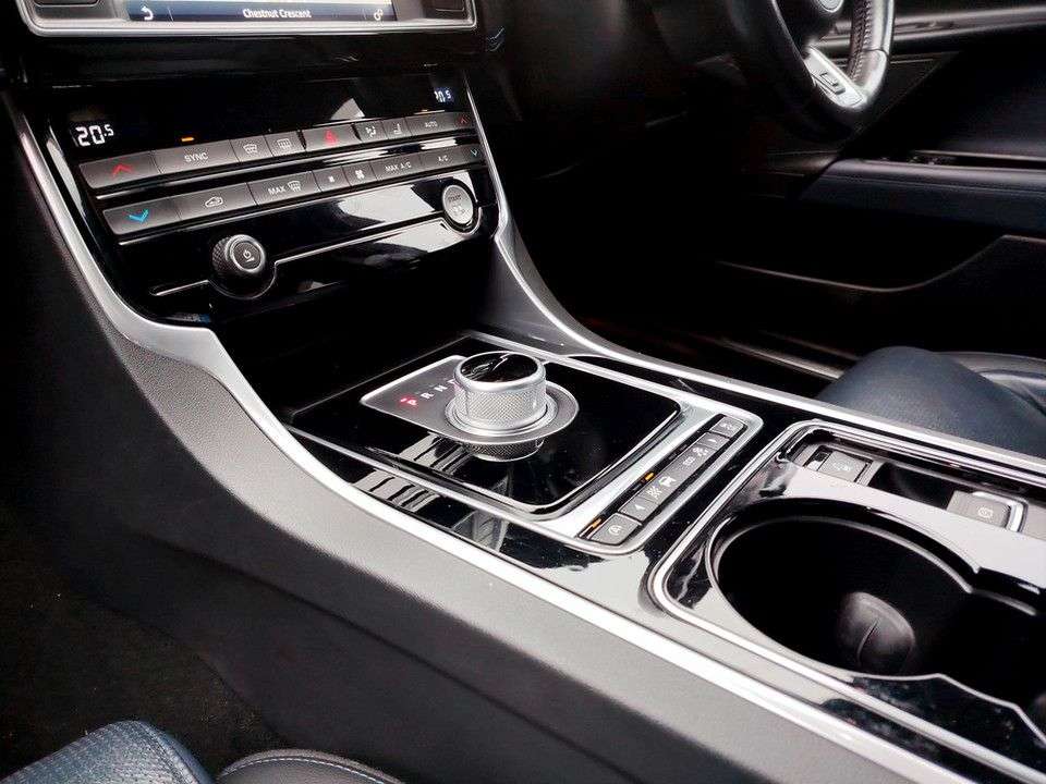 2015 JAGUAR XE 2015 JAGUAR XE