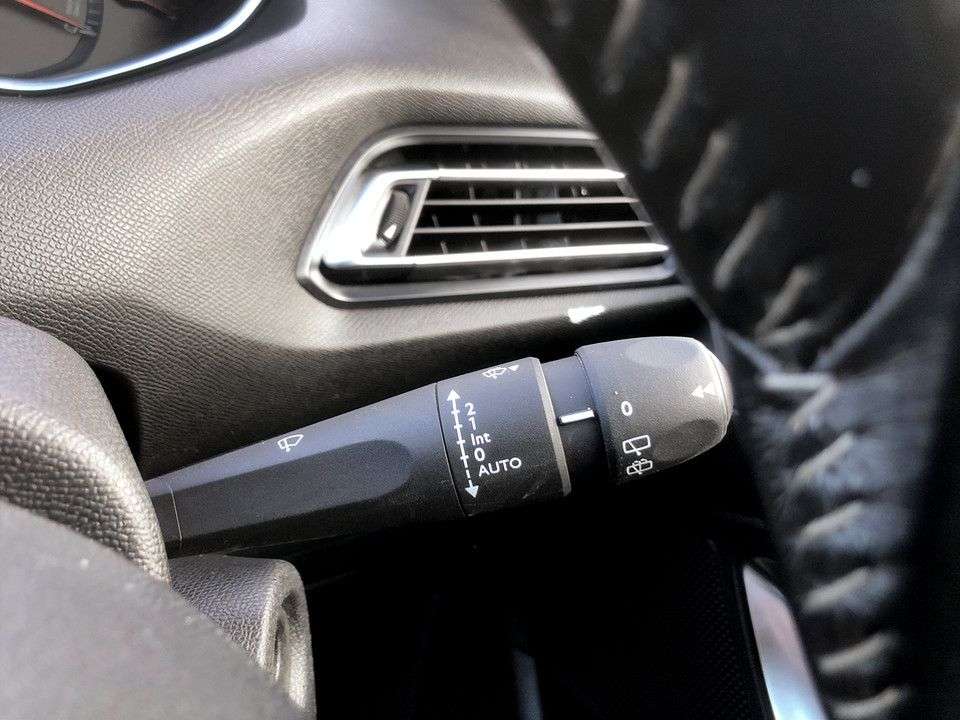 2017 PEUGEOT 308 2017 PEUGEOT 308