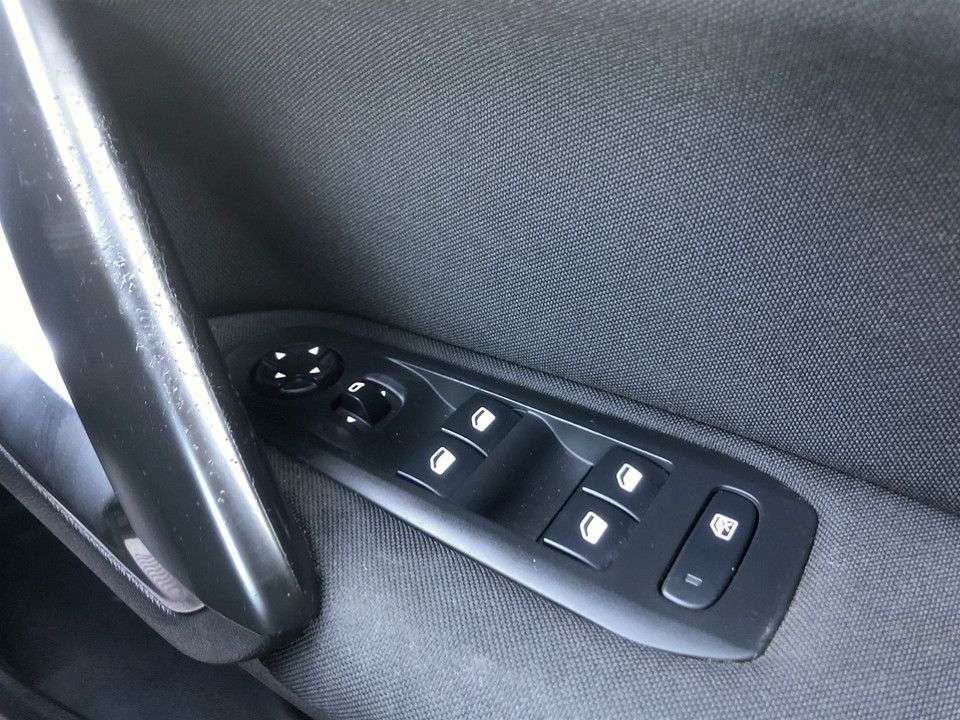 2017 PEUGEOT 308 2017 PEUGEOT 308