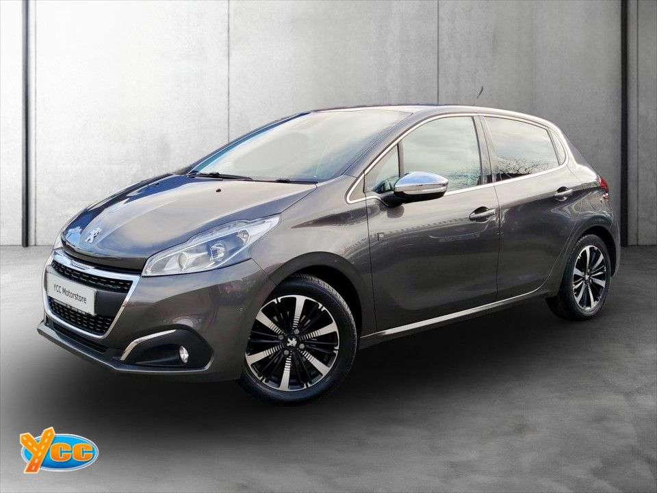 A 2019 PEUGEOT 208 1.2 PureTech Tech Edition Hatchback 5dr Petrol Manual Euro 6 (s/s) (82 ps) A 2019 PEUGEOT 208 1.2 PureTech Tech Edition Hatchback 5dr Petrol Manual Euro 6 (s/s) (82 ps)