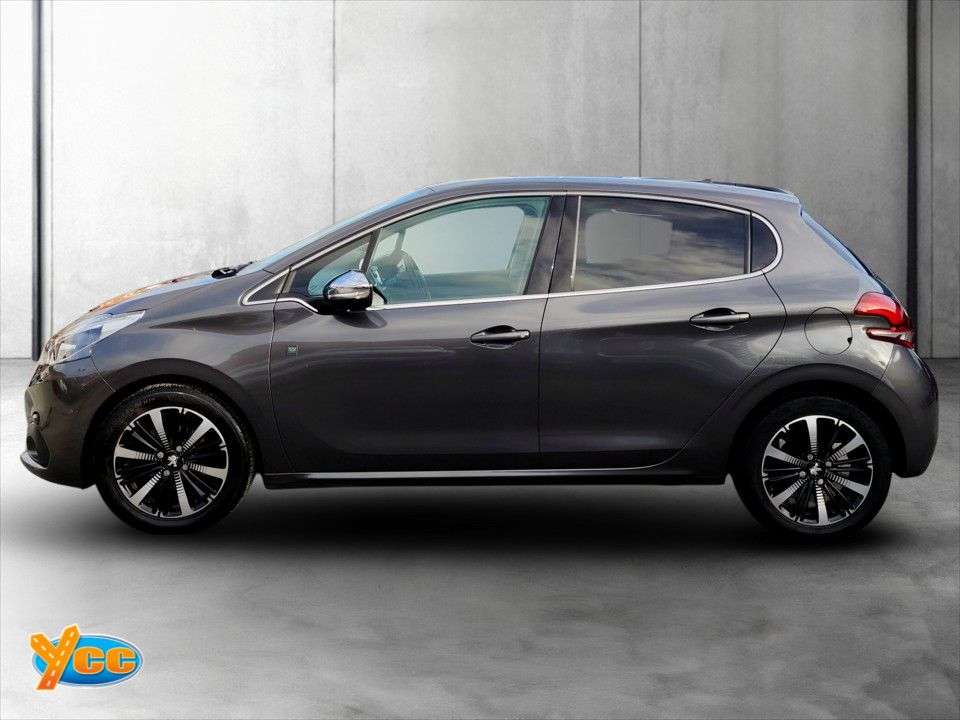 A 2019 PEUGEOT 208 1.2 PureTech Tech Edition Hatchback 5dr Petrol Manual Euro 6 (s/s) (82 ps) A 2019 PEUGEOT 208 1.2 PureTech Tech Edition Hatchback 5dr Petrol Manual Euro 6 (s/s) (82 ps)