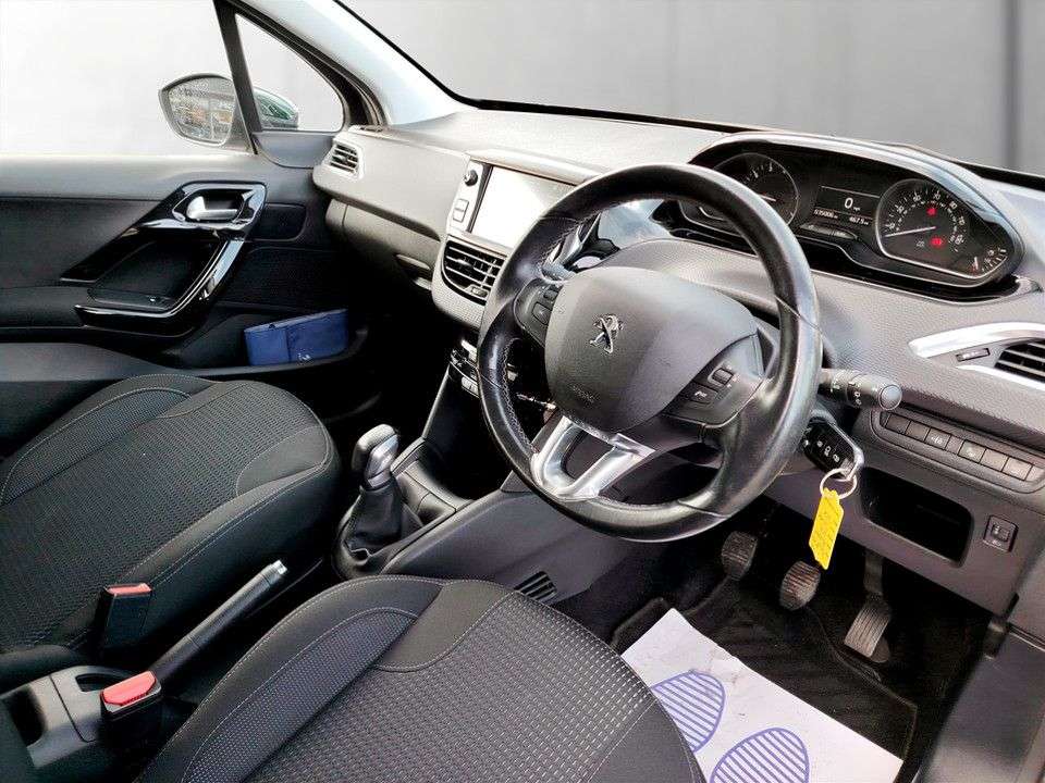 2019 PEUGEOT 208 2019 PEUGEOT 208