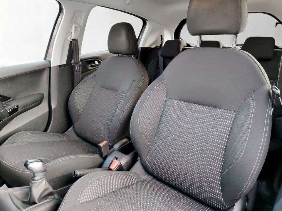 2019 PEUGEOT 208 2019 PEUGEOT 208