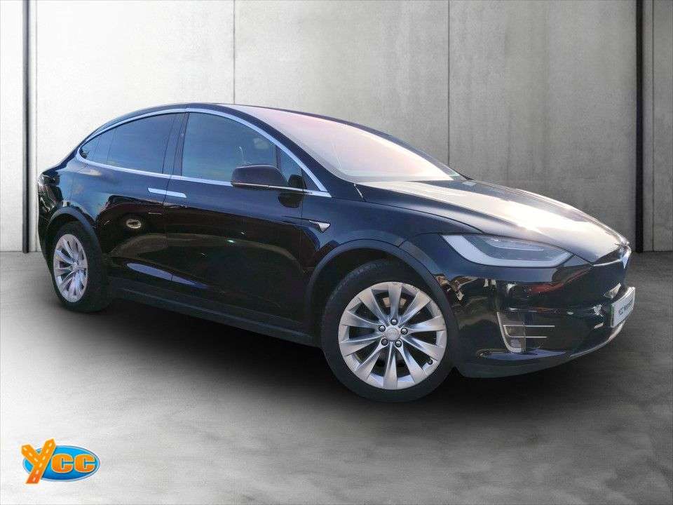 A 2018 TESLA MODEL X 75D (Dual Motor) SUV 5dr Electric Auto 4WDE (328 bhp) 5 SEAT DUAL MOTOR 4WD A 2018 TESLA MODEL X 75D (Dual Motor) SUV 5dr Electric Auto 4WDE (328 bhp) 5 SEAT DUAL MOTOR 4WD