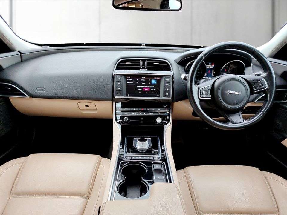 2016 JAGUAR XE 2016 JAGUAR XE