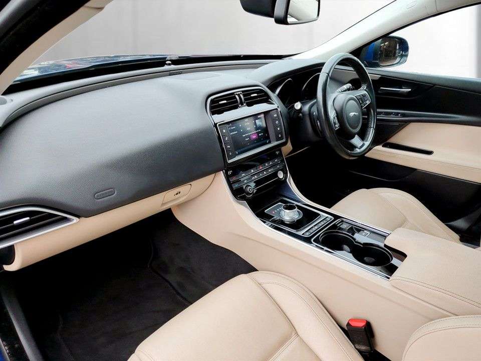 2016 JAGUAR XE 2016 JAGUAR XE