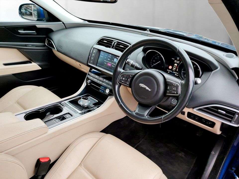 2016 JAGUAR XE 2016 JAGUAR XE