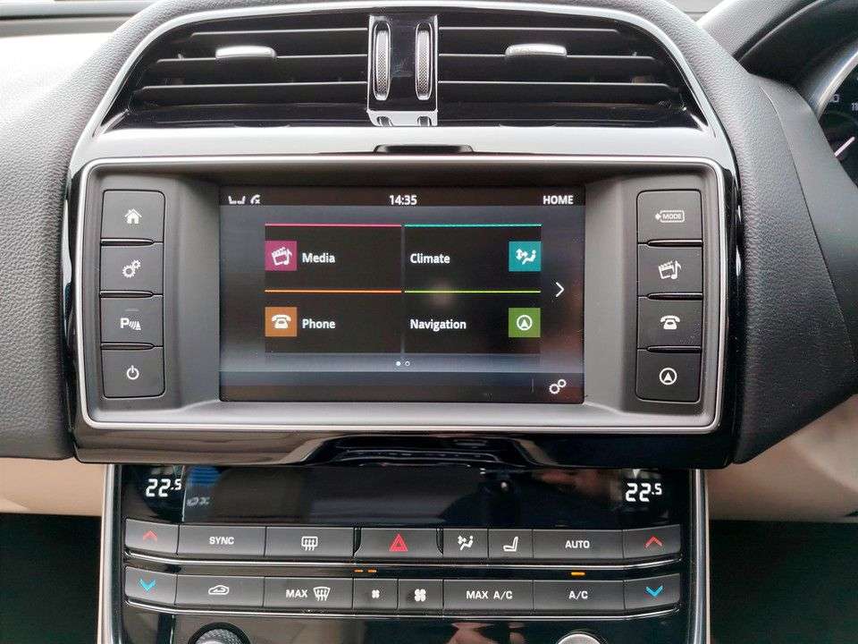 2016 JAGUAR XE 2016 JAGUAR XE