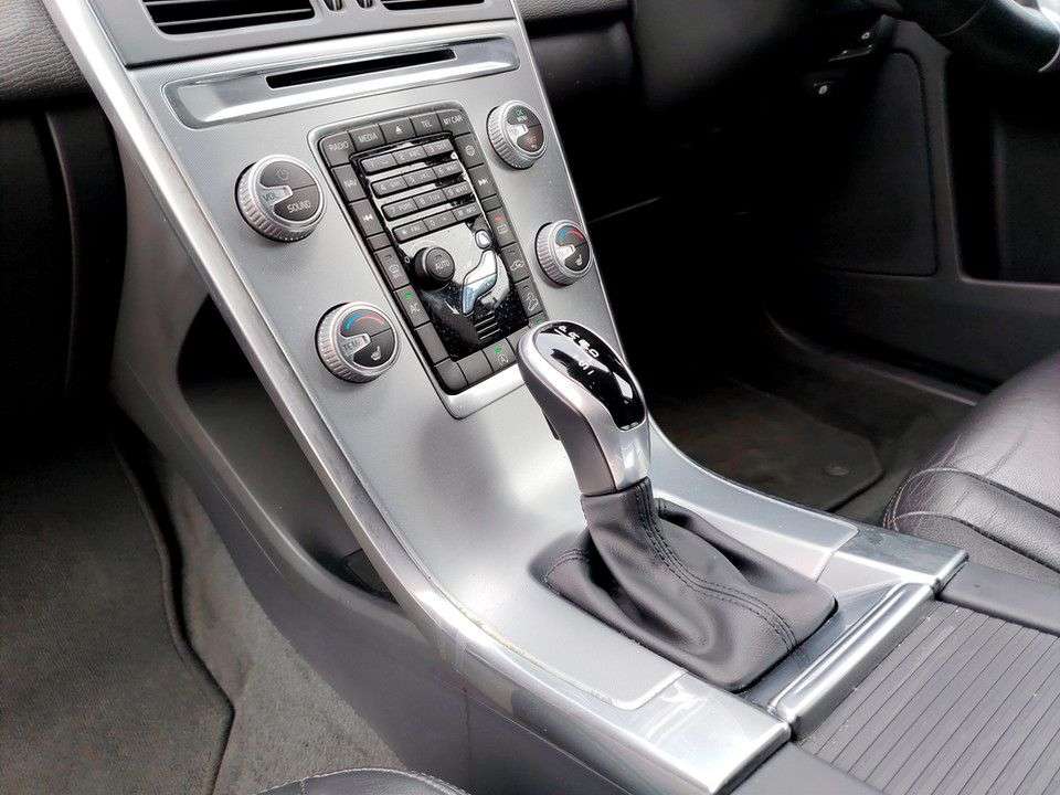 2016 VOLVO XC60 2016 VOLVO XC60