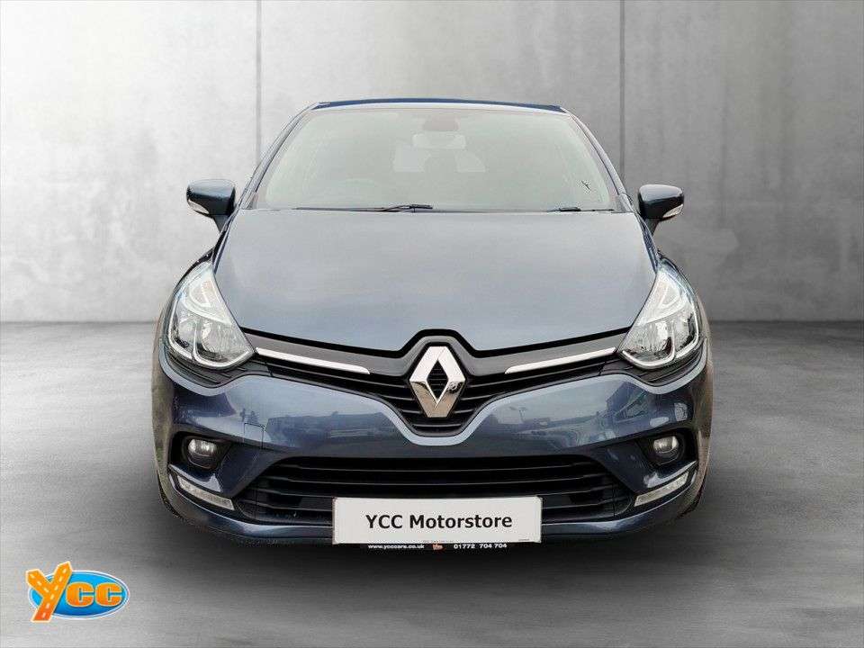 A 2018 RENAULT CLIO 1.2 16V Dynamique Nav Hatchback 5dr Petrol Manual Euro 6 (75 ps) 6 STAMP FU A 2018 RENAULT CLIO 1.2 16V Dynamique Nav Hatchback 5dr Petrol Manual Euro 6 (75 ps) 6 STAMP FU