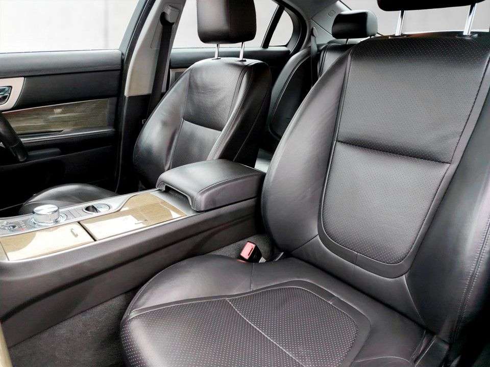 2014 JAGUAR XF 2014 JAGUAR XF