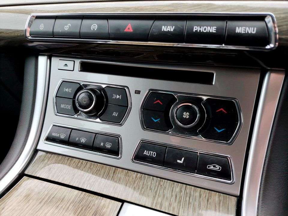 2014 JAGUAR XF 2014 JAGUAR XF