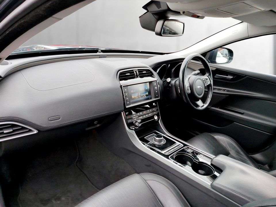 2016 JAGUAR XE 2016 JAGUAR XE