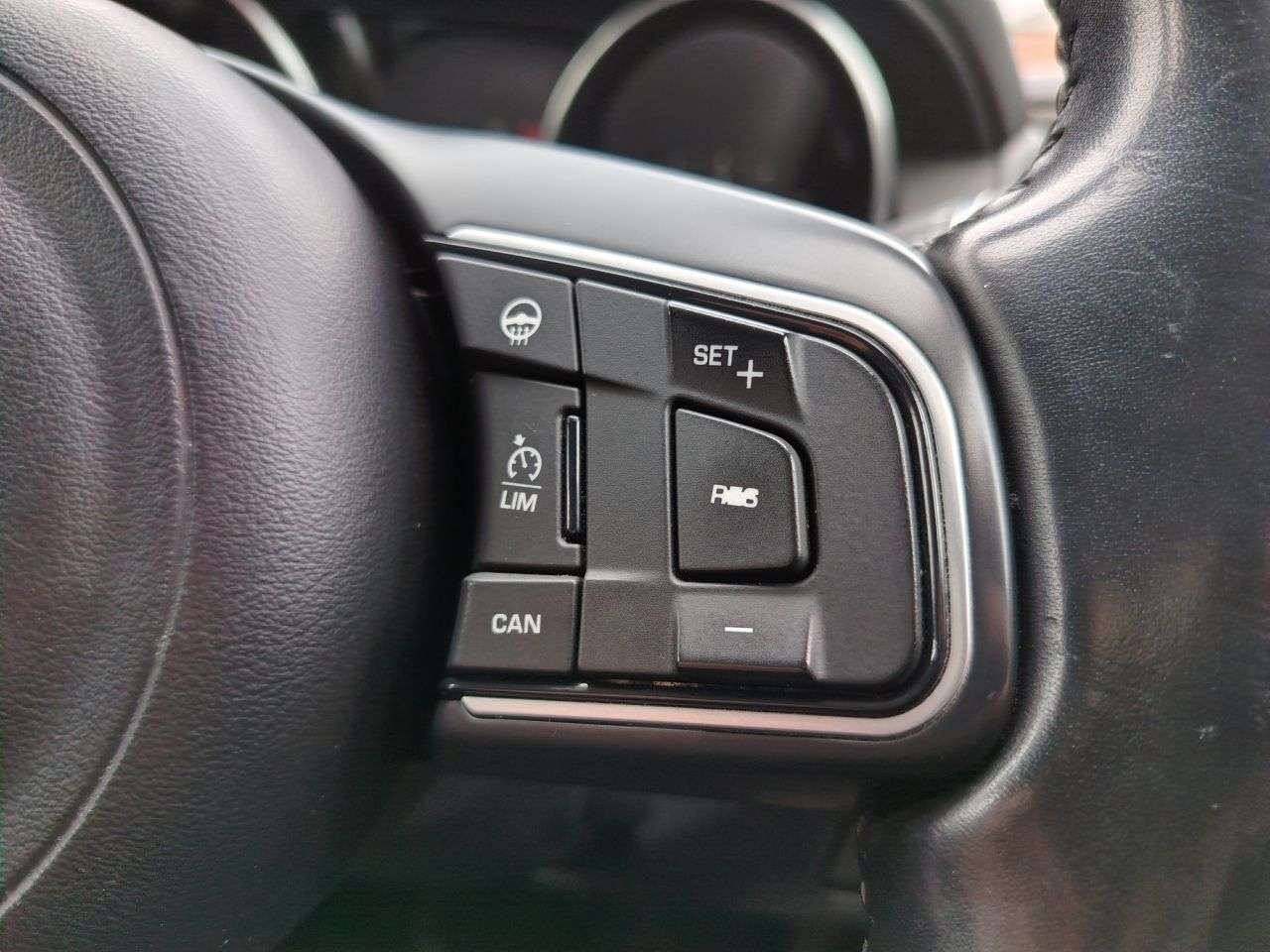 2016 JAGUAR XE 2016 JAGUAR XE