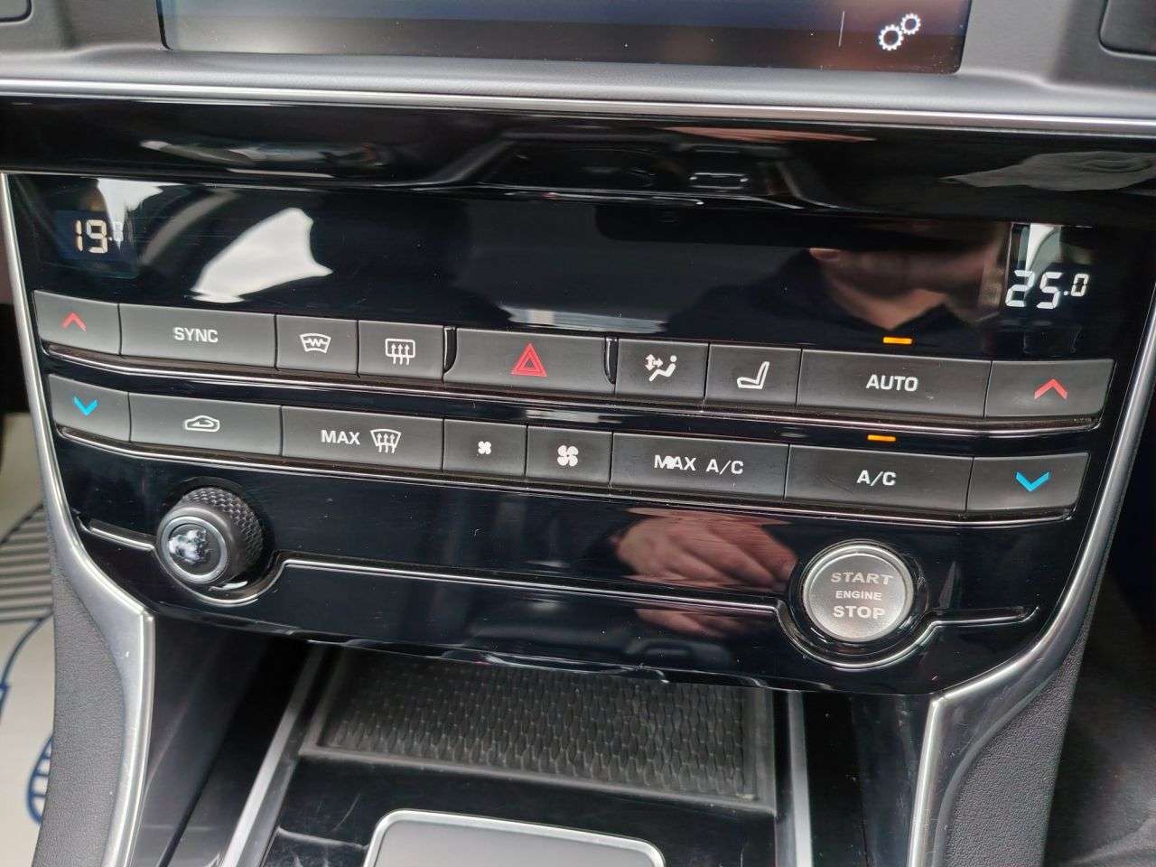 2016 JAGUAR XE 2016 JAGUAR XE