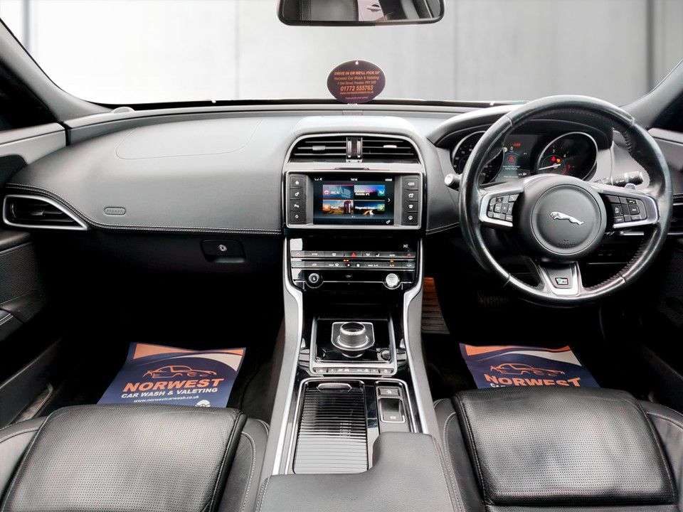 2017 JAGUAR XE 2017 JAGUAR XE