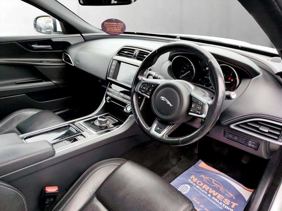 2017 JAGUAR XE 2017 JAGUAR XE