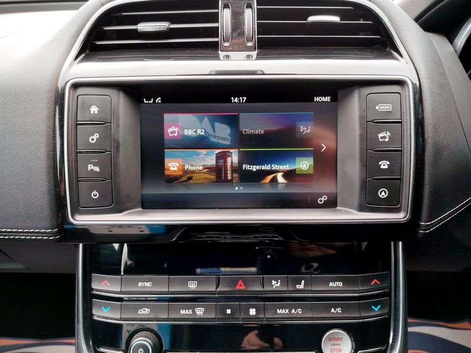 2017 JAGUAR XE 2017 JAGUAR XE