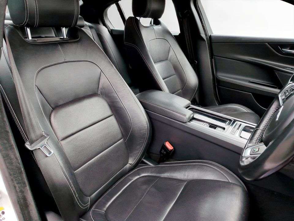 2017 JAGUAR XE 2017 JAGUAR XE