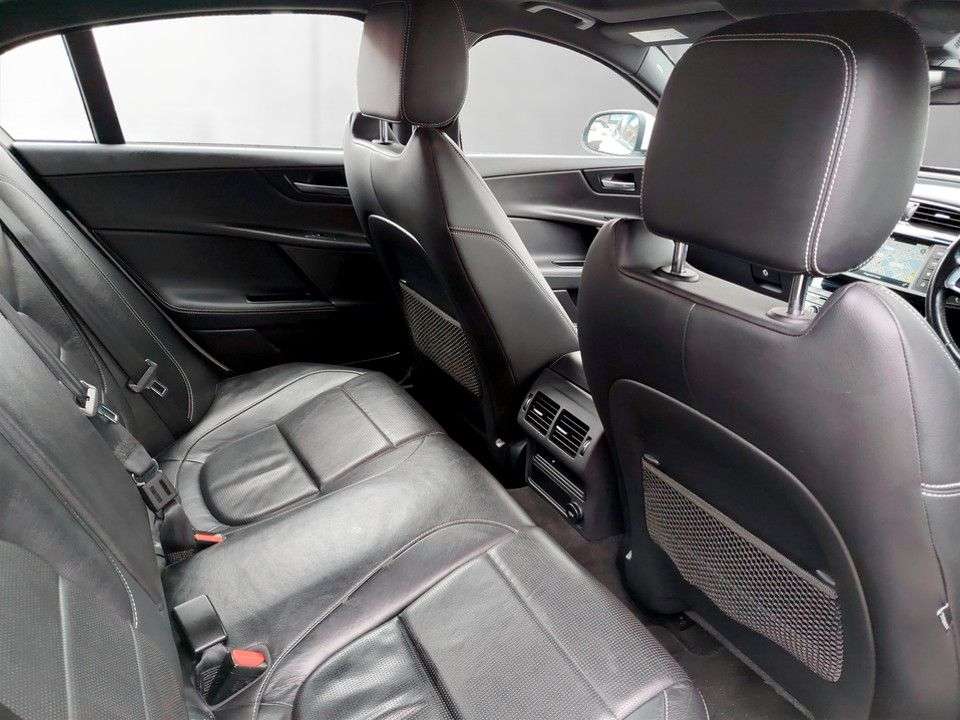 2017 JAGUAR XE 2017 JAGUAR XE