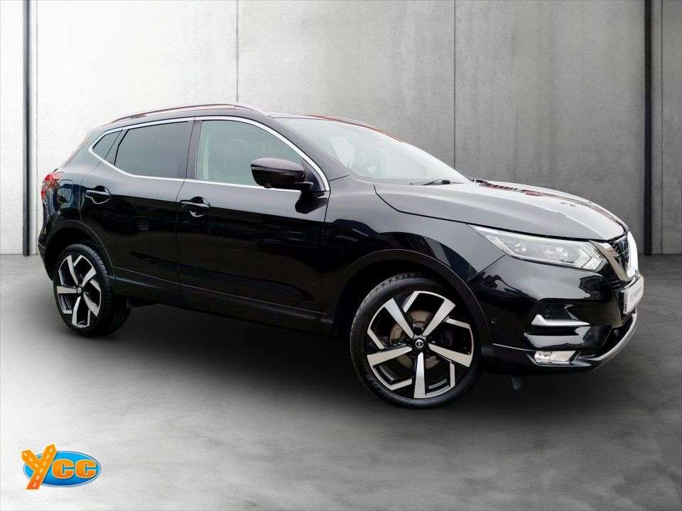 A 2017 NISSAN QASHQAI 1.6 dCi Tekna SUV 5dr Diesel Manual 4WD Euro 6 (s/s) (130 ps) SERVICE HISTO A 2017 NISSAN QASHQAI 1.6 dCi Tekna SUV 5dr Diesel Manual 4WD Euro 6 (s/s) (130 ps) SERVICE HISTO