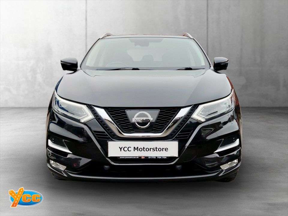A 2017 NISSAN QASHQAI 1.6 dCi Tekna SUV 5dr Diesel Manual 4WD Euro 6 (s/s) (130 ps) SERVICE HISTO A 2017 NISSAN QASHQAI 1.6 dCi Tekna SUV 5dr Diesel Manual 4WD Euro 6 (s/s) (130 ps) SERVICE HISTO