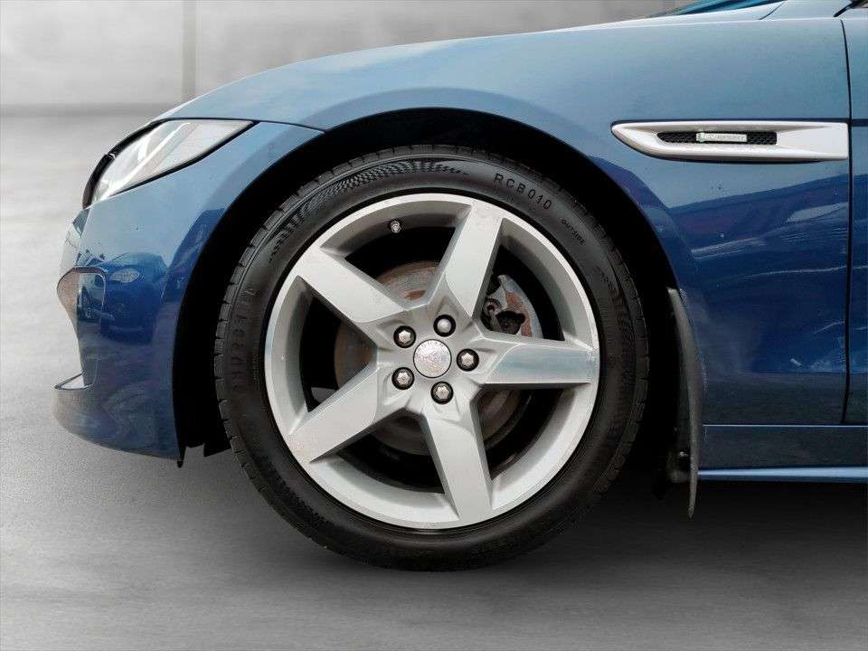 2016 JAGUAR XE 2016 JAGUAR XE