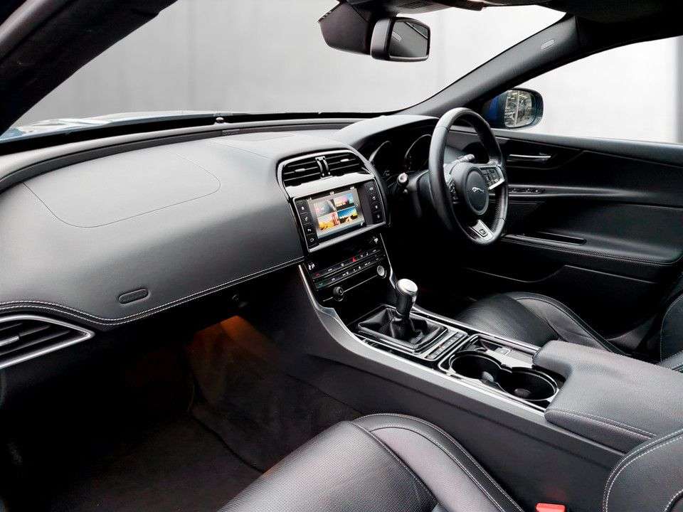 2016 JAGUAR XE 2016 JAGUAR XE