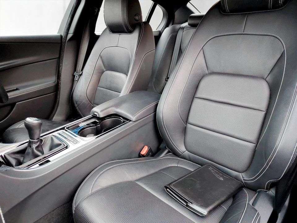 2016 JAGUAR XE 2016 JAGUAR XE