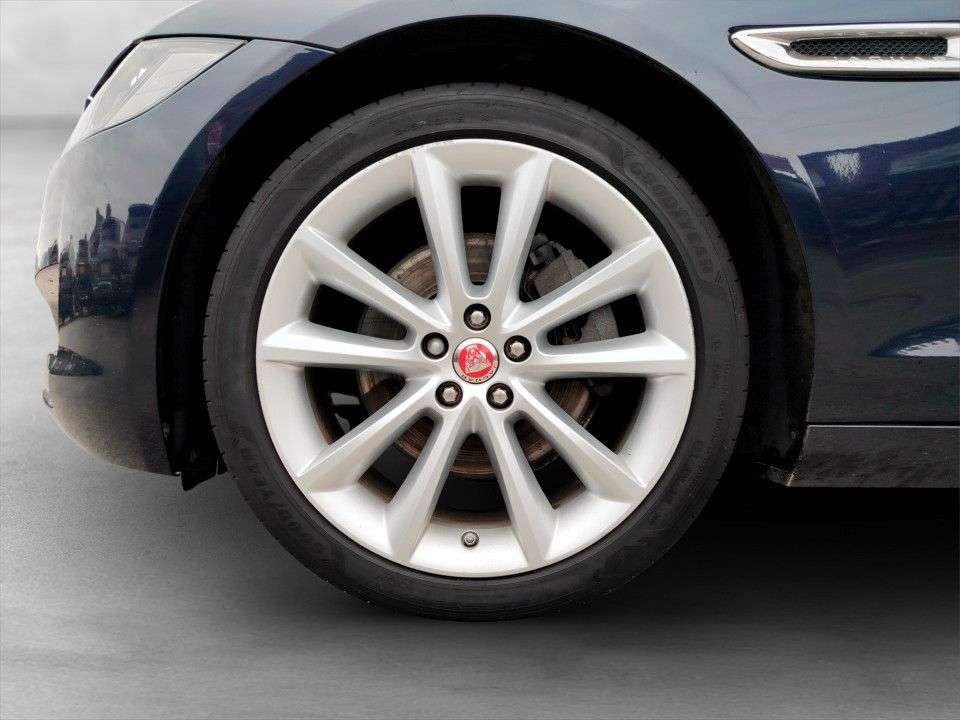 2018 JAGUAR XF 2018 JAGUAR XF