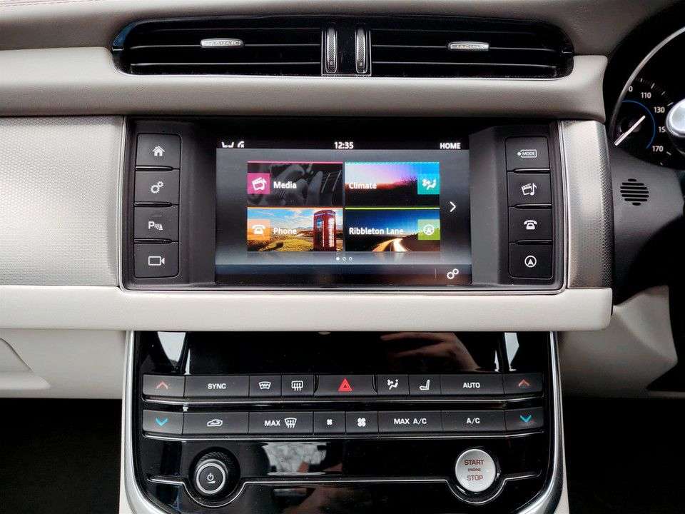 2018 JAGUAR XF 2018 JAGUAR XF