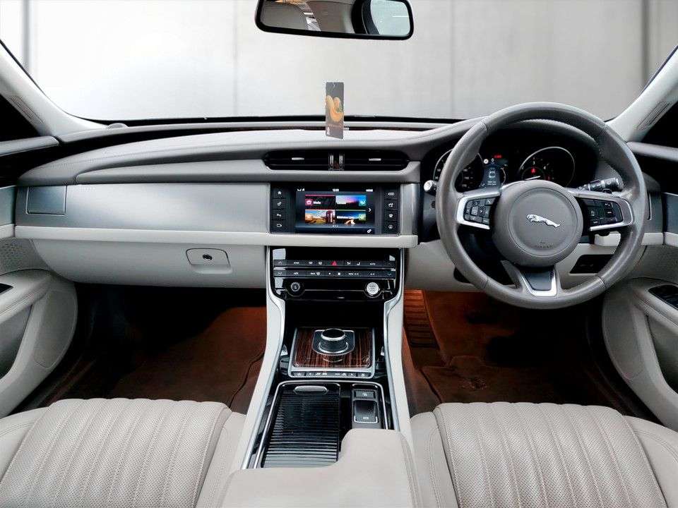 2018 JAGUAR XF 2018 JAGUAR XF