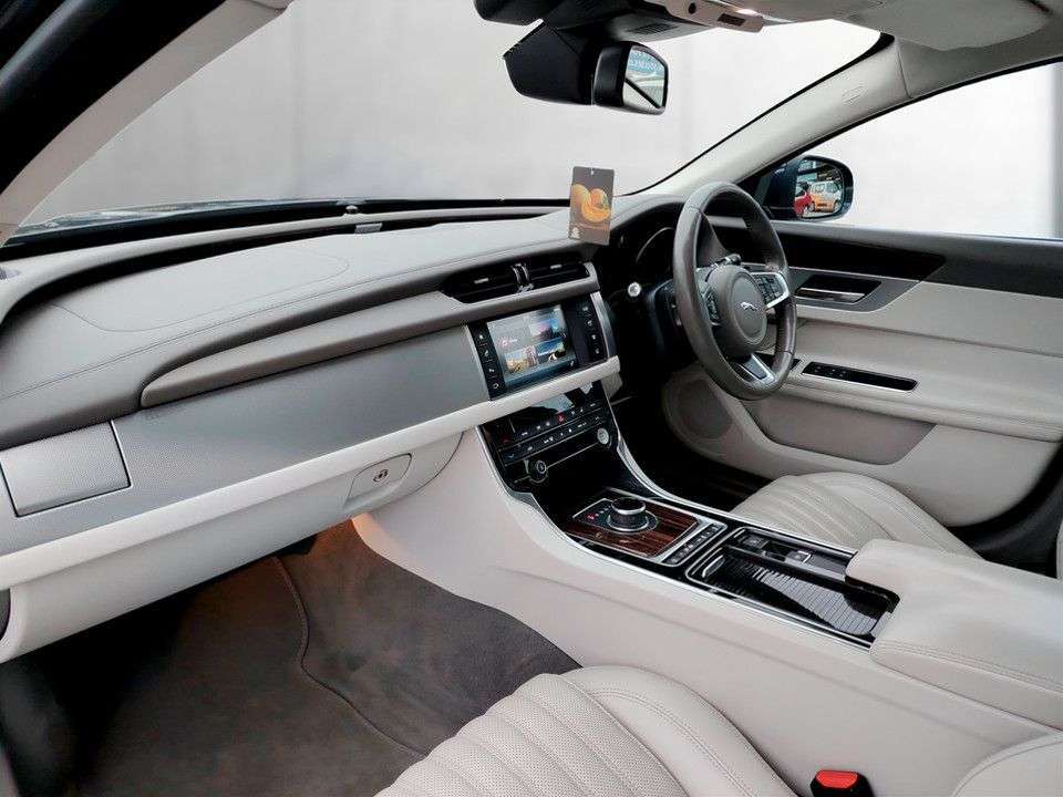 2018 JAGUAR XF 2018 JAGUAR XF