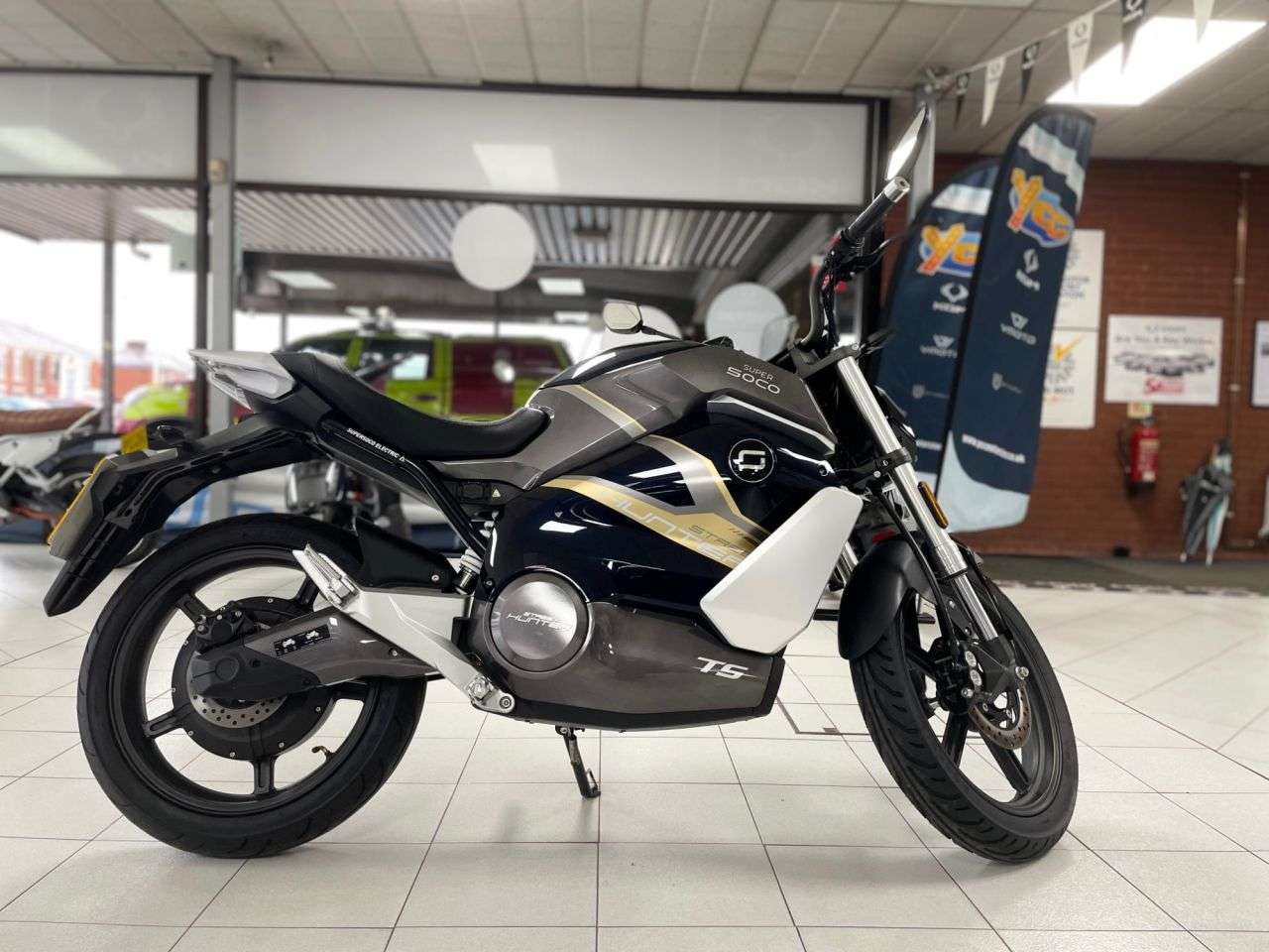 A 2022 VMOTO TS STREET HUNTER Naked Electric Wheel-hub Engine Euro 5 (3 ps) 125cc EQUIVALENT ELEC MOTORCY A 2022 VMOTO TS STREET HUNTER Naked Electric Wheel-hub Engine Euro 5 (3 ps) 125cc EQUIVALENT ELEC MOTORCY