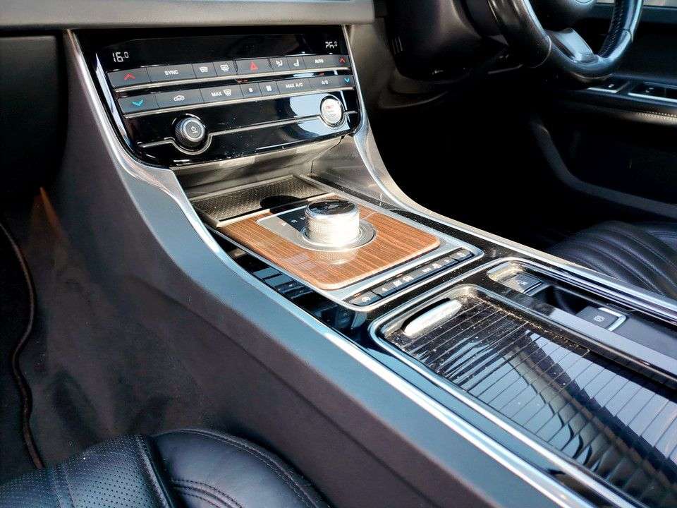 2016 JAGUAR XF 2016 JAGUAR XF